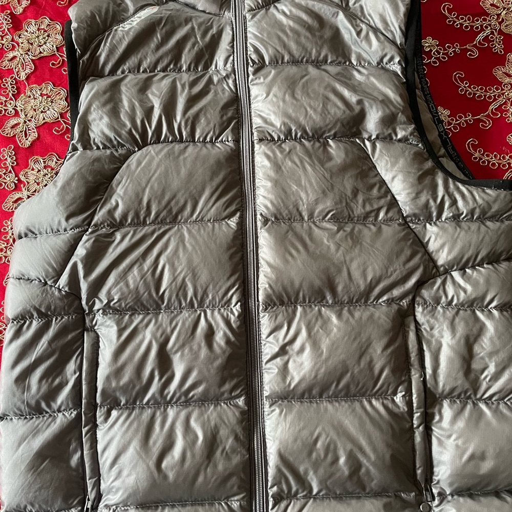 Ralph Lauren RLX silver metallic Unisex Vest light weight Size medium worn 2x